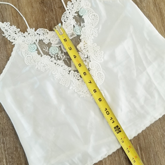 Victoria's Secret Vintage Gold Label Lingerie Lace Crochet Embroidery Crop  NWT - Picture 10 of 16